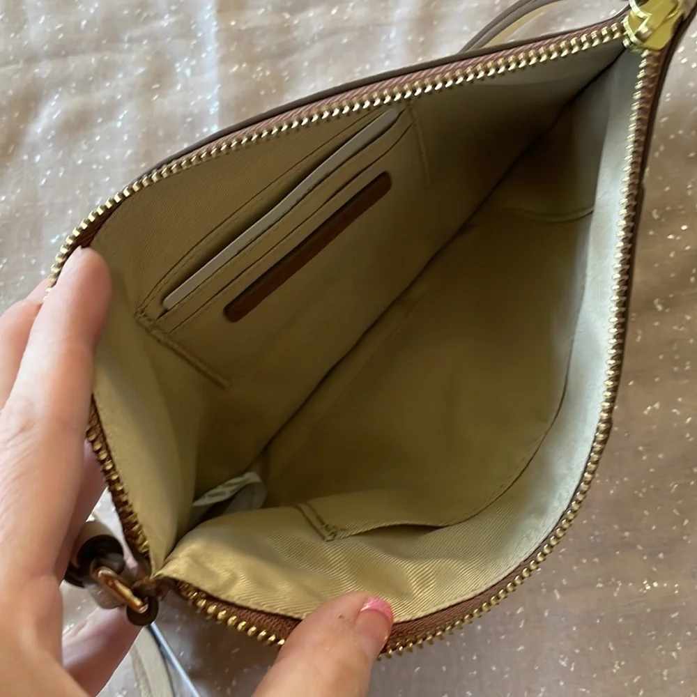 Brand New Lucky Brand Genuine Leather Pale Ecru Multi Yellow Zippered Wristlet